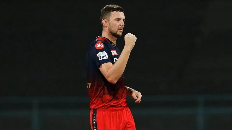 क्या IPL 2026 में RCB के लिए खेलते नज़र आयेंगे जॉश हेज़लवुड, अपडेट आया सामने